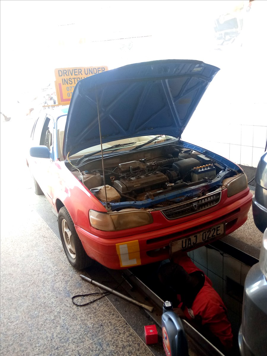 Vehicle engine bay inspection reference for learner awareness